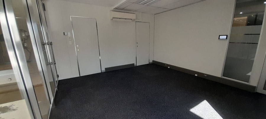 To Let Commercial Property for Rent in Vorna Valley Gauteng