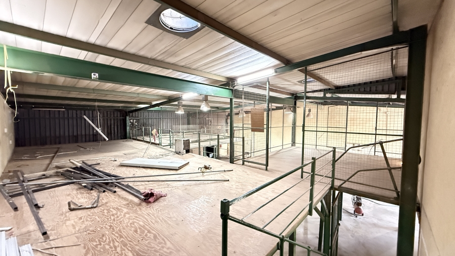 To Let Commercial Property for Rent in Rooihuiskraal Gauteng