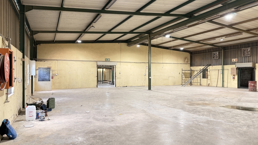 To Let Commercial Property for Rent in Rooihuiskraal Gauteng