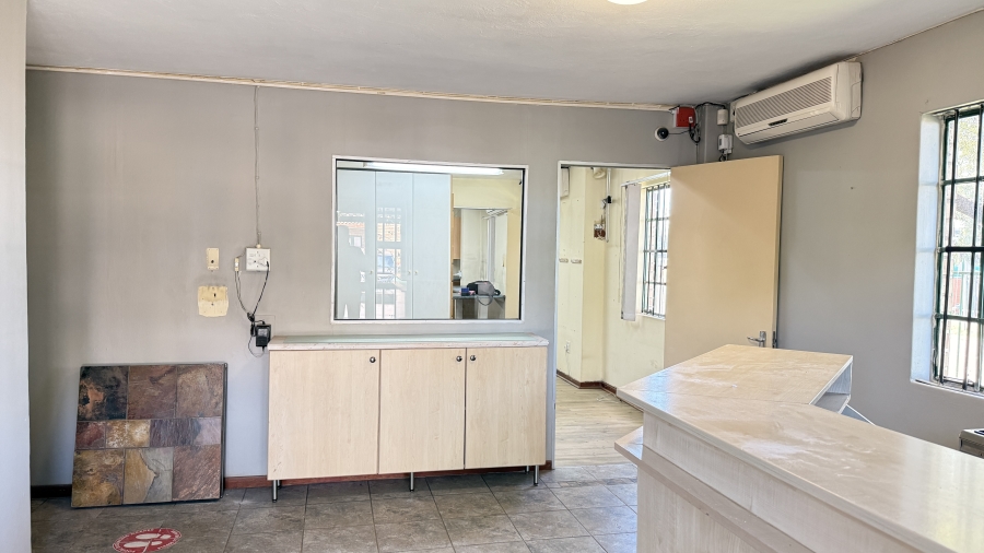To Let Commercial Property for Rent in Rooihuiskraal Gauteng