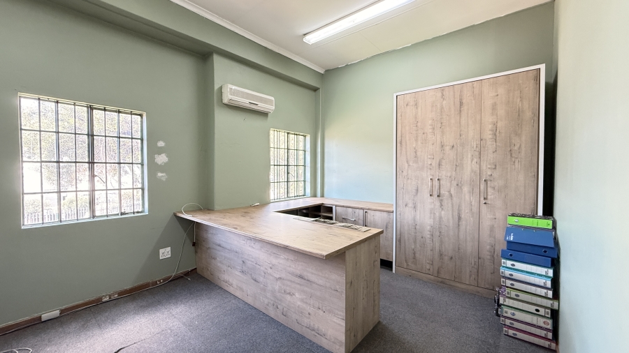 To Let Commercial Property for Rent in Rooihuiskraal Gauteng
