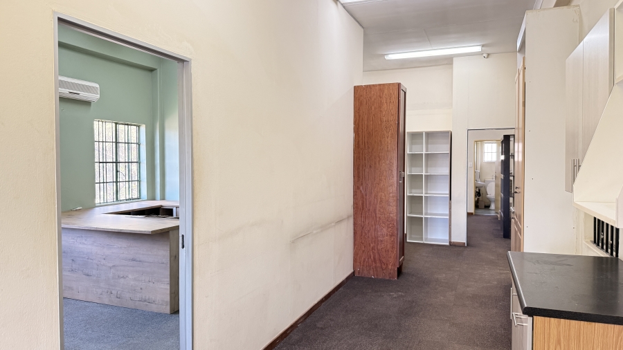 To Let Commercial Property for Rent in Rooihuiskraal Gauteng