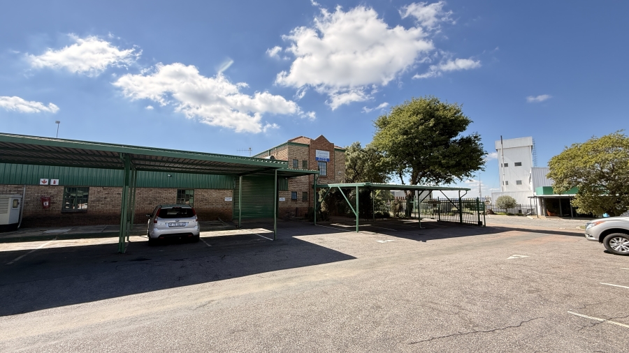 To Let Commercial Property for Rent in Rooihuiskraal Gauteng