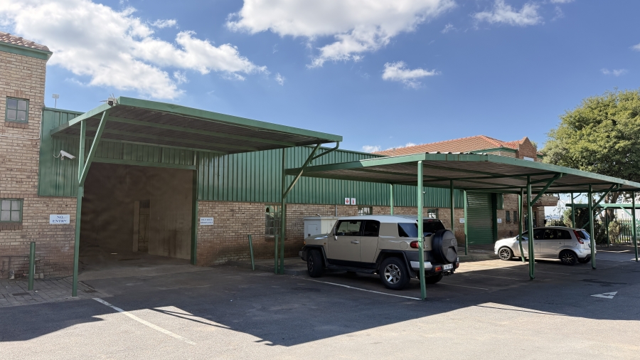 To Let Commercial Property for Rent in Rooihuiskraal Gauteng