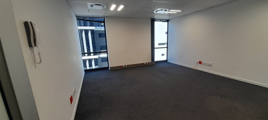 To Let Commercial Property for Rent in Vorna Valley Gauteng