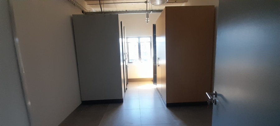 To Let Commercial Property for Rent in Vorna Valley Gauteng