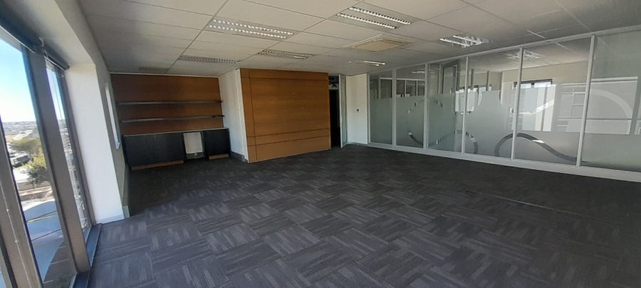 To Let Commercial Property for Rent in Vorna Valley Gauteng