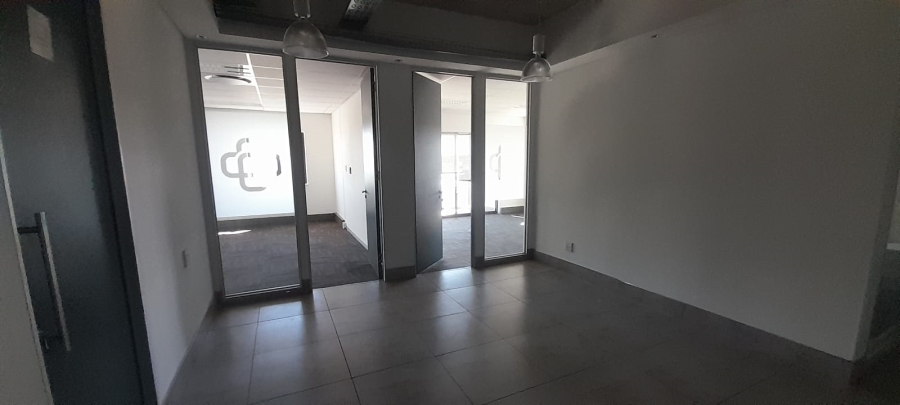 To Let Commercial Property for Rent in Vorna Valley Gauteng