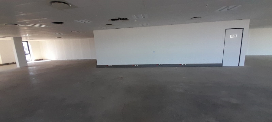 To Let Commercial Property for Rent in Vorna Valley Gauteng