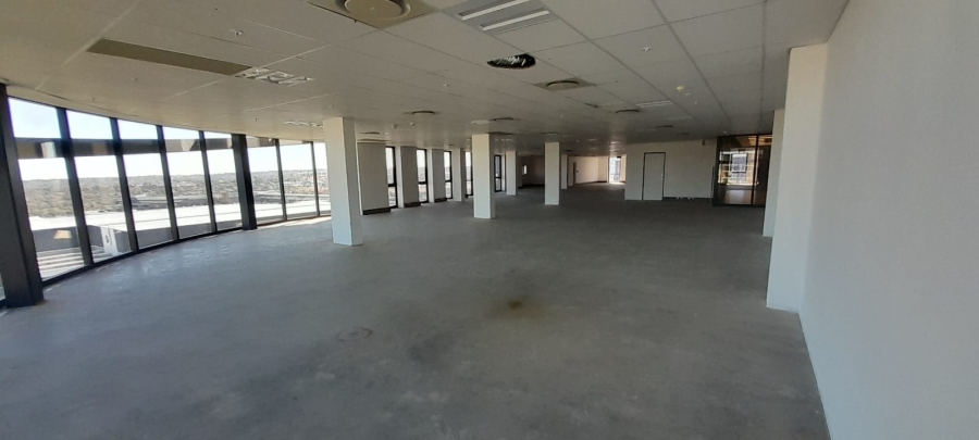 To Let Commercial Property for Rent in Vorna Valley Gauteng