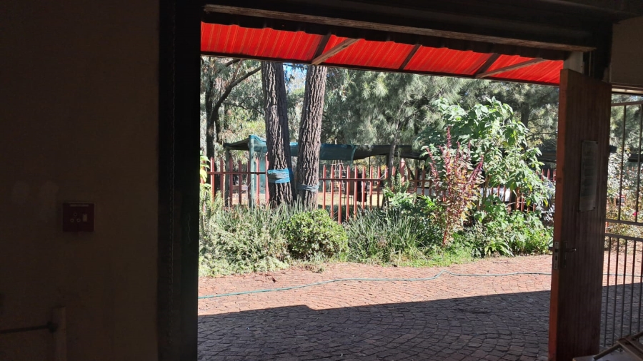 To Let Commercial Property for Rent in Doornkloof Gauteng