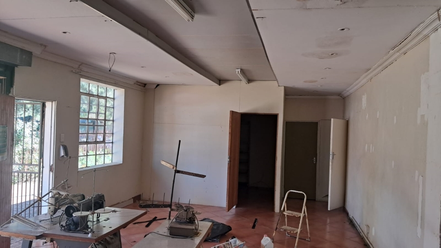 To Let Commercial Property for Rent in Doornkloof Gauteng