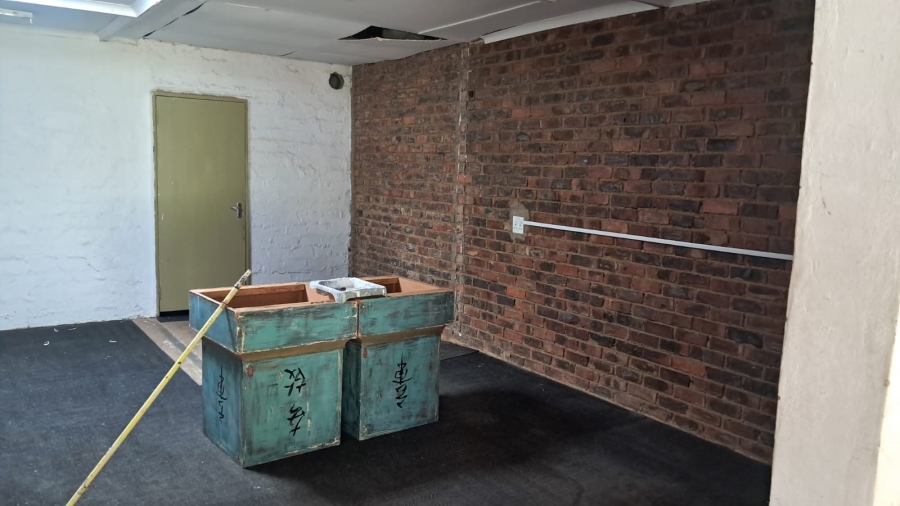To Let Commercial Property for Rent in Doornkloof Gauteng