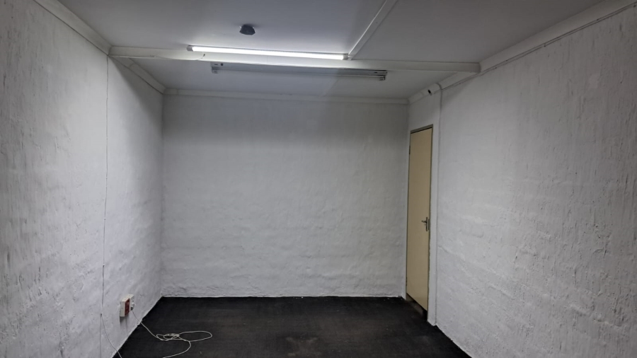 To Let Commercial Property for Rent in Doornkloof Gauteng