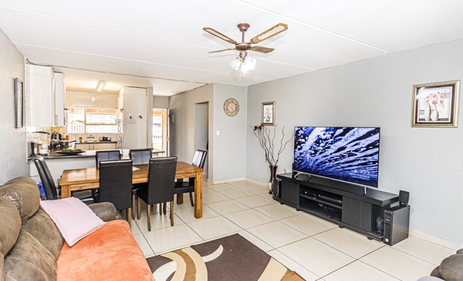 2 Bedroom Property for Sale in Florida Gauteng