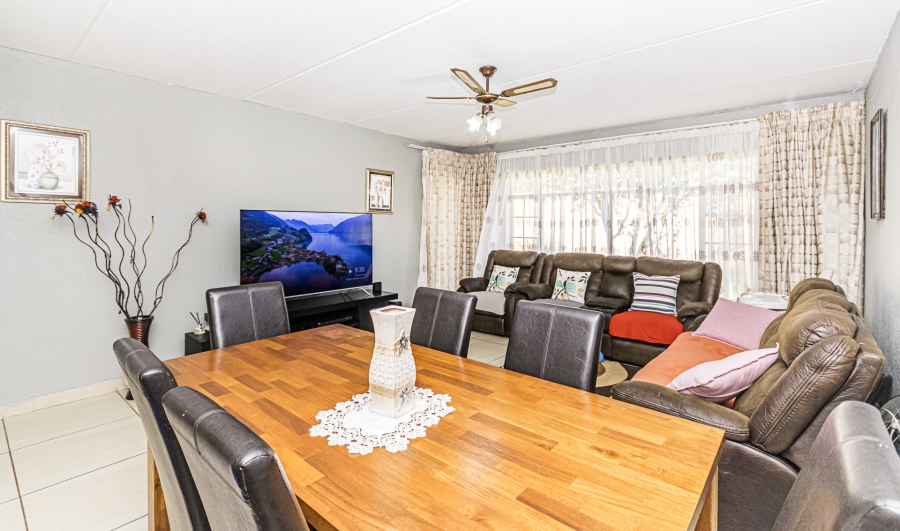2 Bedroom Property for Sale in Florida Gauteng