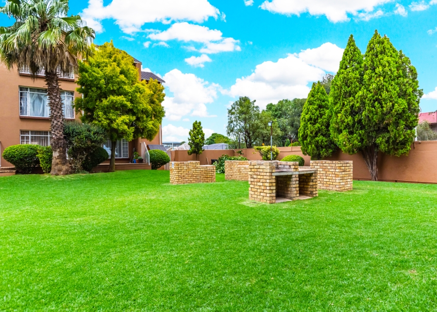 2 Bedroom Property for Sale in Florida Gauteng