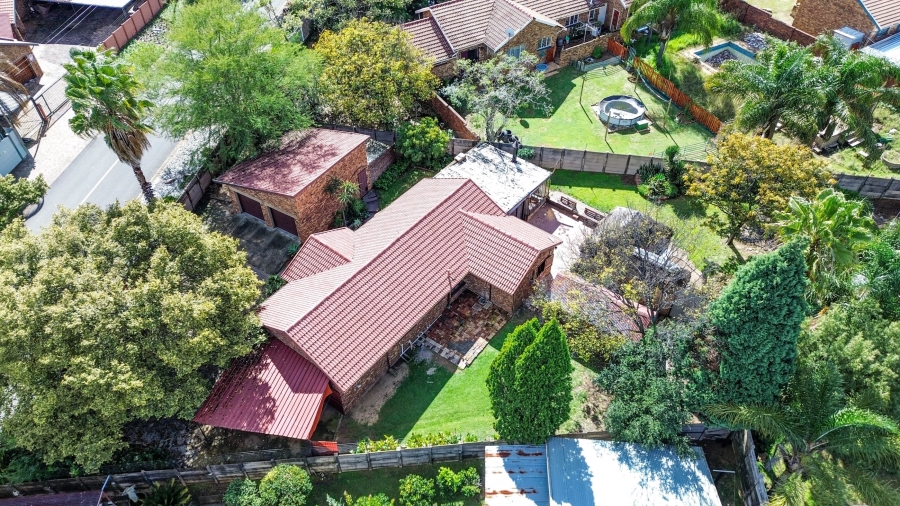 4 Bedroom Property for Sale in The Reeds Gauteng