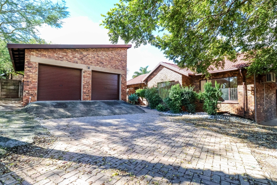 4 Bedroom Property for Sale in The Reeds Gauteng