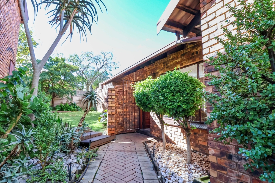 4 Bedroom Property for Sale in The Reeds Gauteng