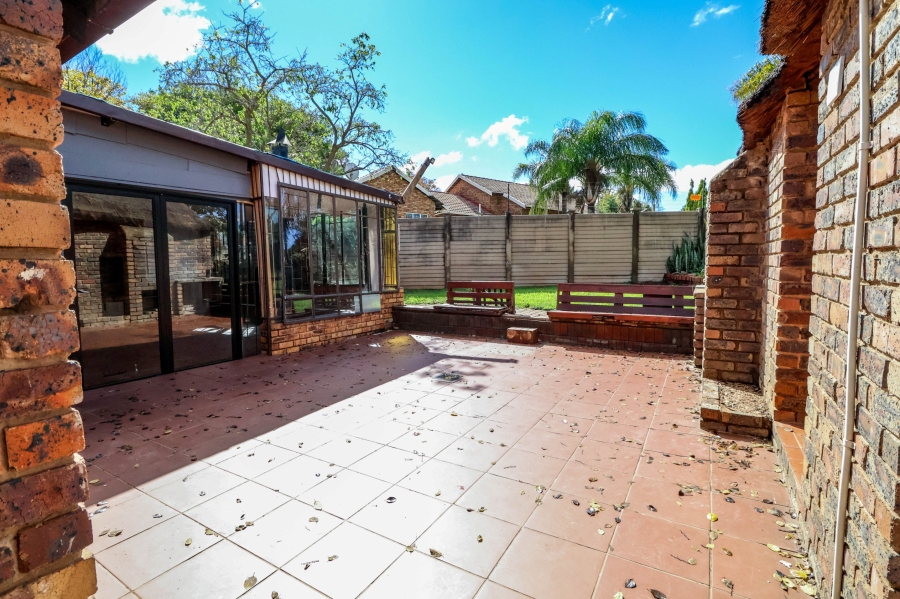 4 Bedroom Property for Sale in The Reeds Gauteng