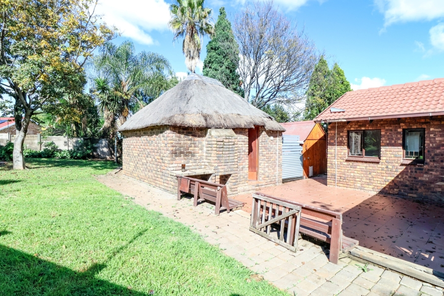 4 Bedroom Property for Sale in The Reeds Gauteng