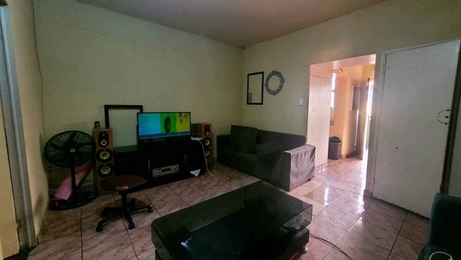 1 Bedroom Property for Sale in Pretoria Central Gauteng