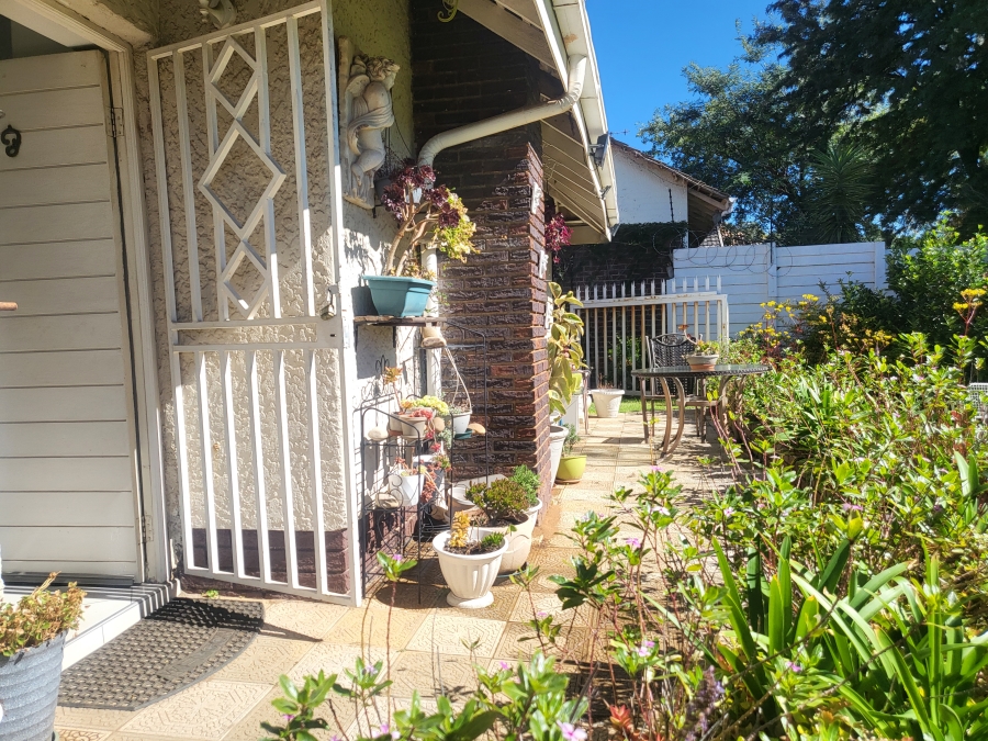 3 Bedroom Property for Sale in Mondeor Gauteng