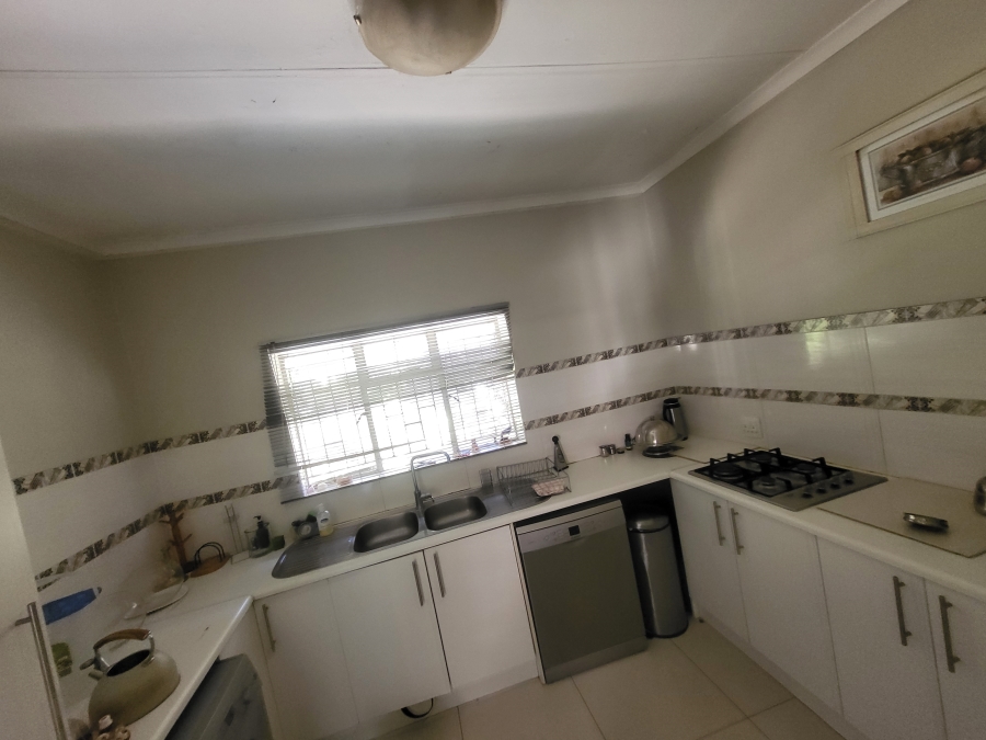 3 Bedroom Property for Sale in Mondeor Gauteng