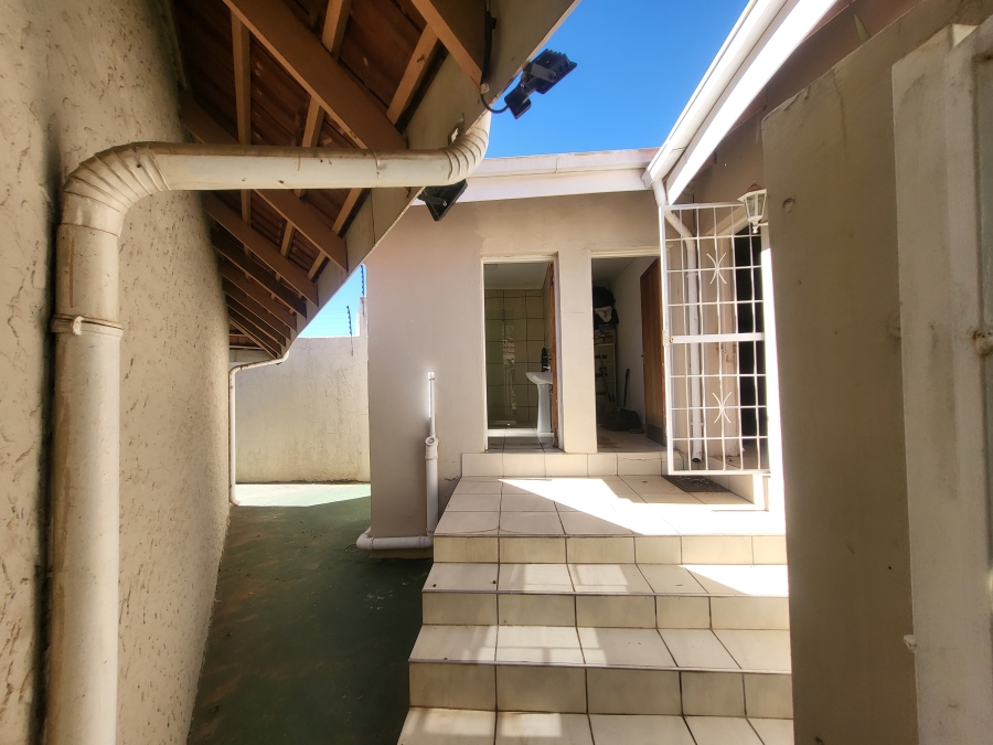 3 Bedroom Property for Sale in Mondeor Gauteng