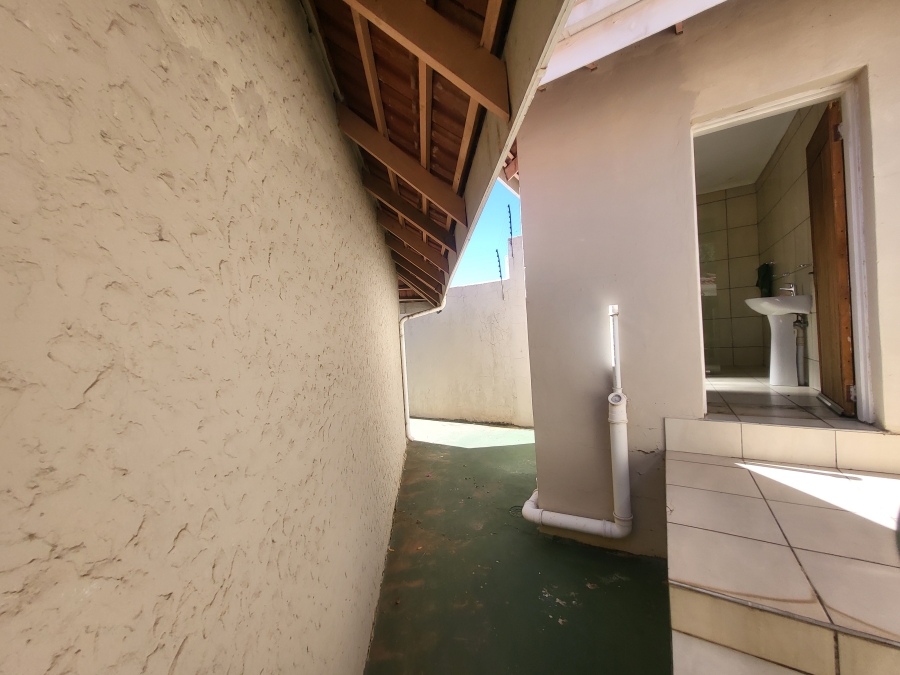 3 Bedroom Property for Sale in Mondeor Gauteng