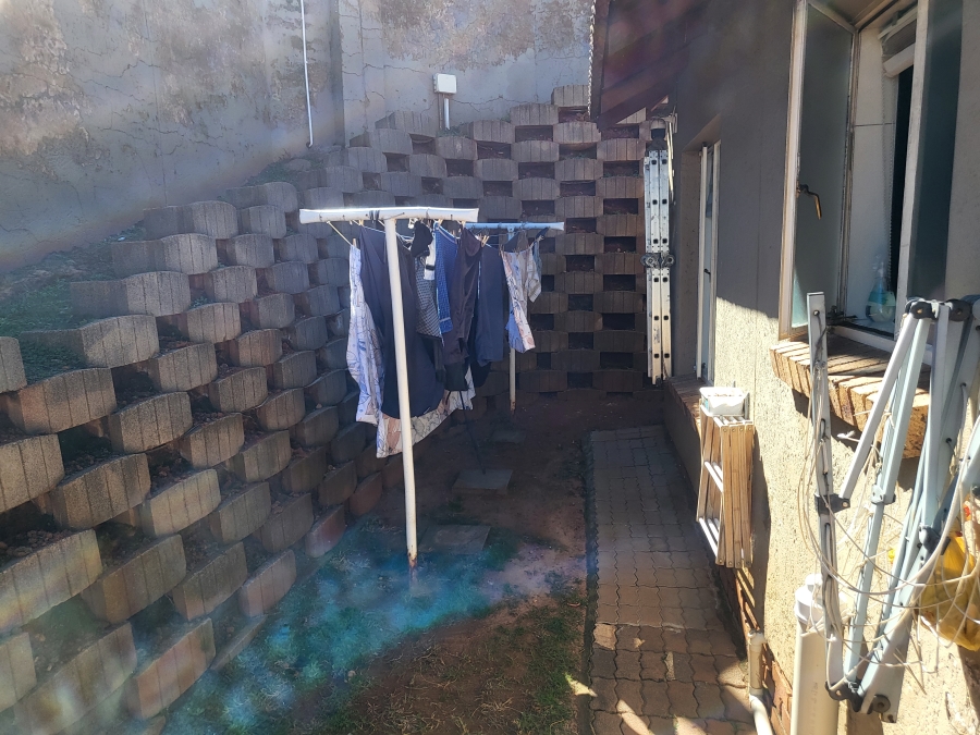 3 Bedroom Property for Sale in Mondeor Gauteng