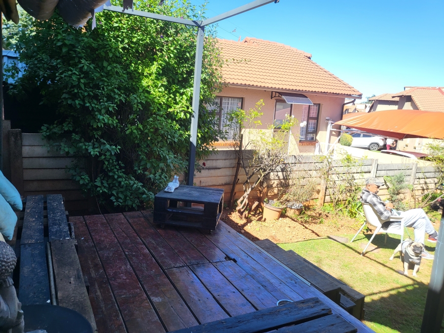 3 Bedroom Property for Sale in Mondeor Gauteng