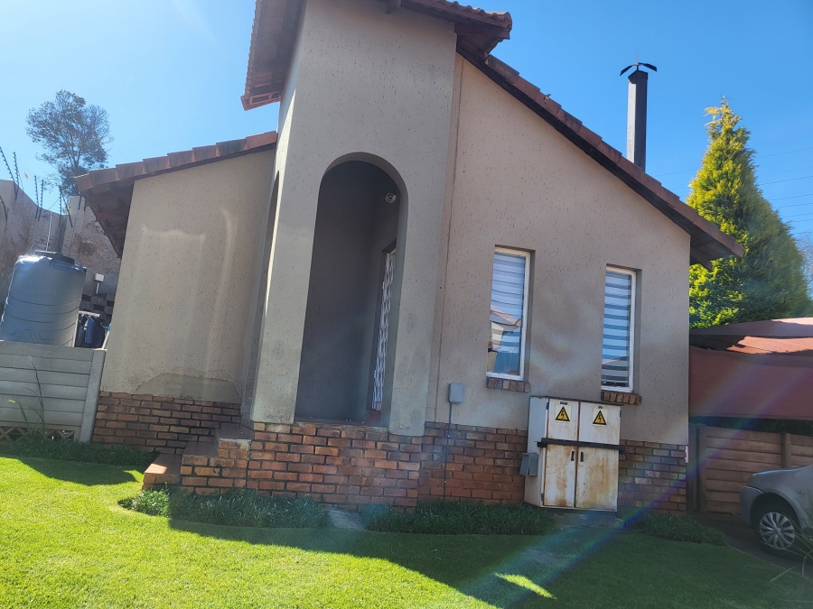 3 Bedroom Property for Sale in Mondeor Gauteng