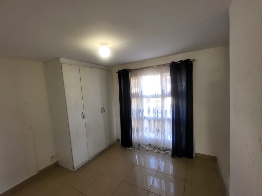 2 Bedroom Property for Sale in Mondeor Gauteng