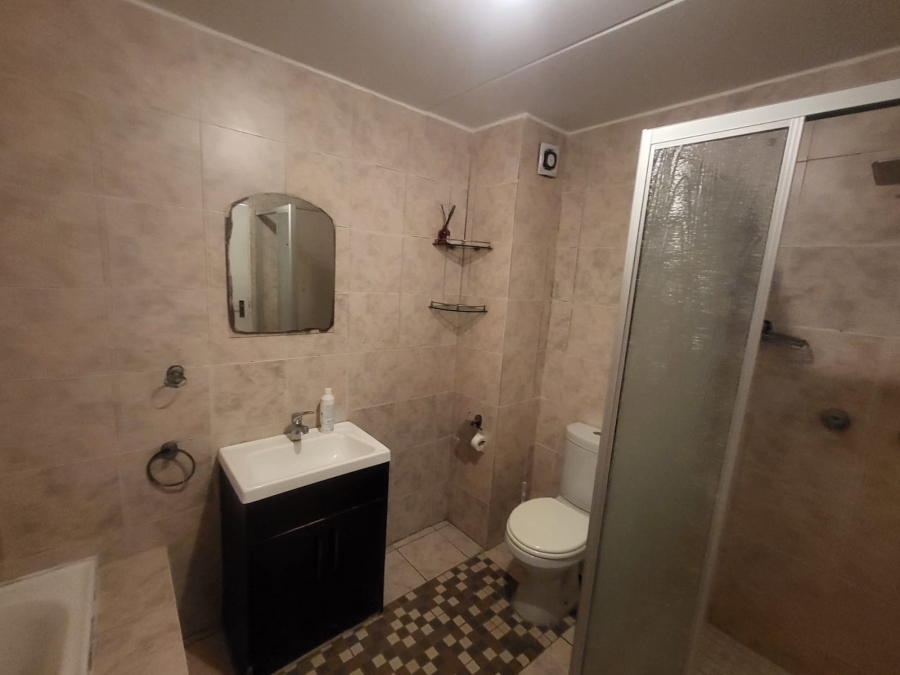 2 Bedroom Property for Sale in Mondeor Gauteng