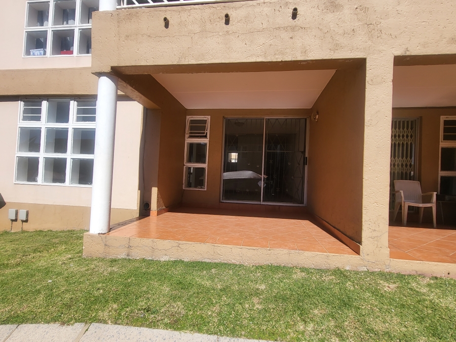 2 Bedroom Property for Sale in Mondeor Gauteng