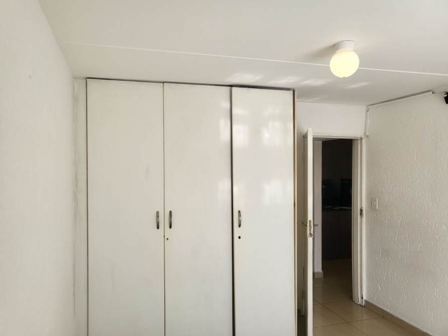 2 Bedroom Property for Sale in Mondeor Gauteng