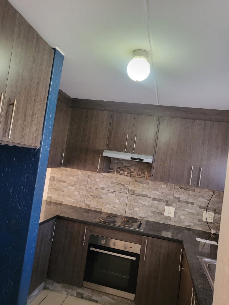 2 Bedroom Property for Sale in Mondeor Gauteng