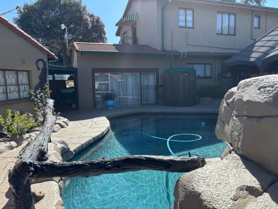 3 Bedroom Property for Sale in Verwoerdpark Gauteng