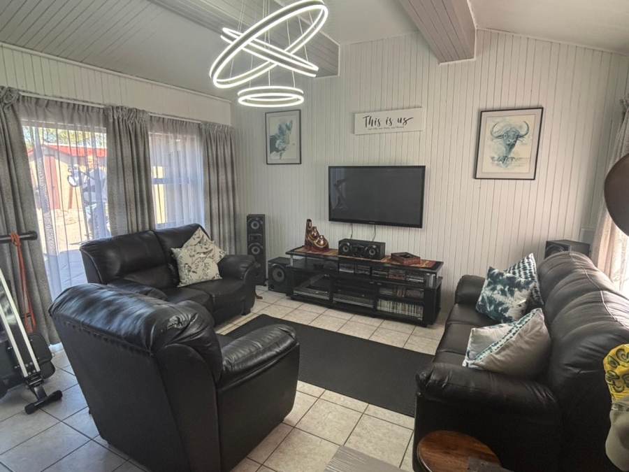 3 Bedroom Property for Sale in Verwoerdpark Gauteng