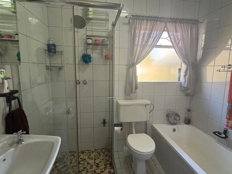 3 Bedroom Property for Sale in Verwoerdpark Gauteng
