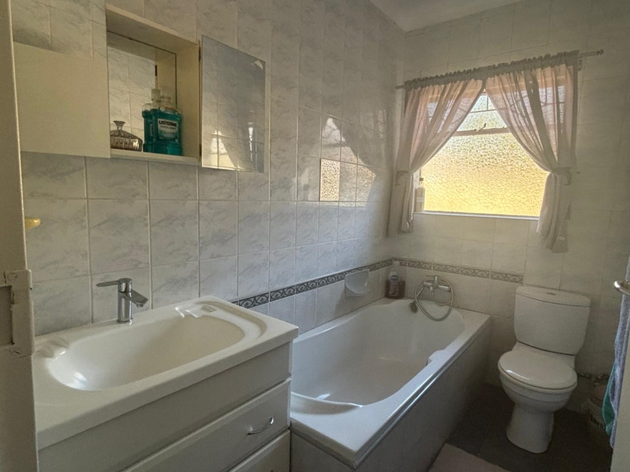 3 Bedroom Property for Sale in Verwoerdpark Gauteng