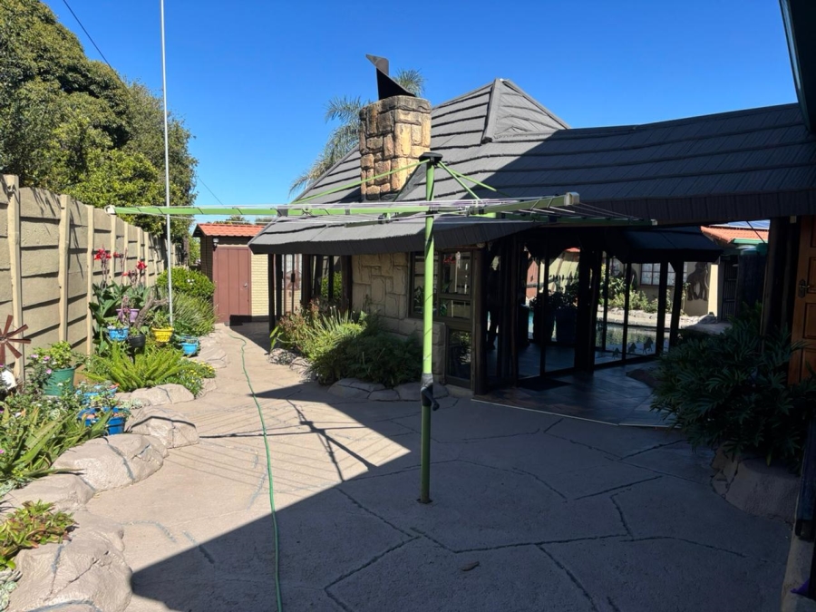 3 Bedroom Property for Sale in Verwoerdpark Gauteng