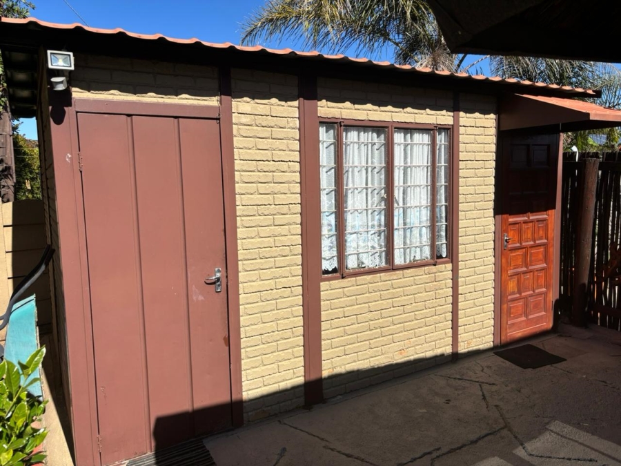 3 Bedroom Property for Sale in Verwoerdpark Gauteng
