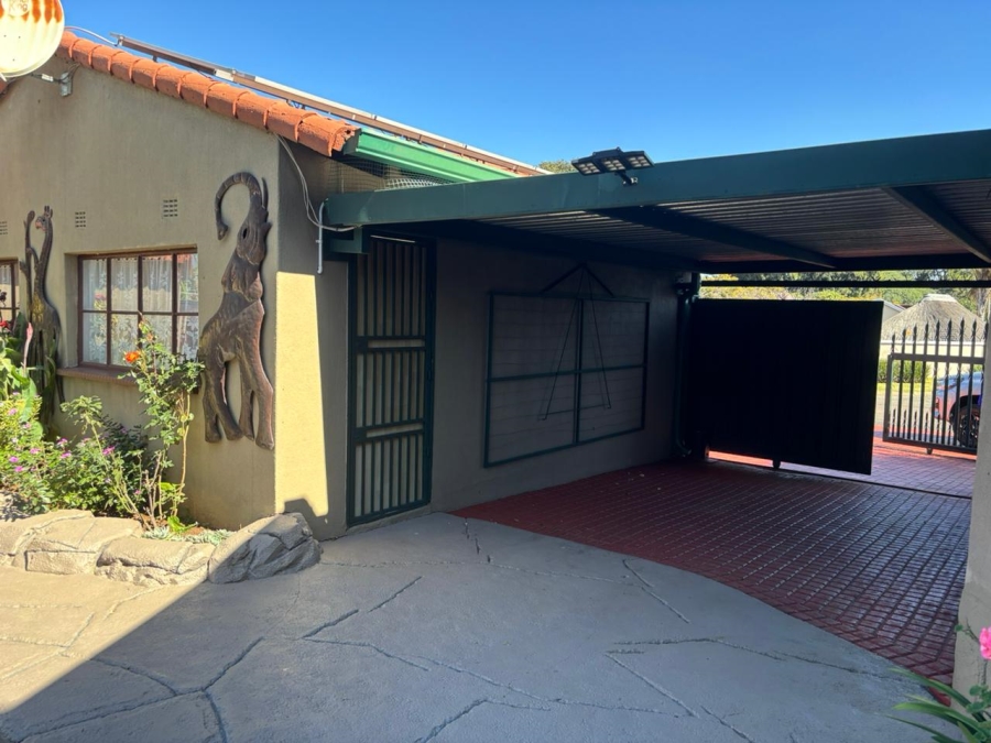3 Bedroom Property for Sale in Verwoerdpark Gauteng