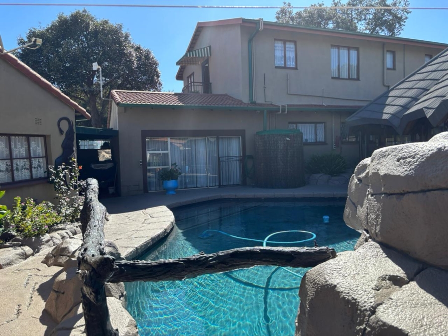 3 Bedroom Property for Sale in Verwoerdpark Gauteng