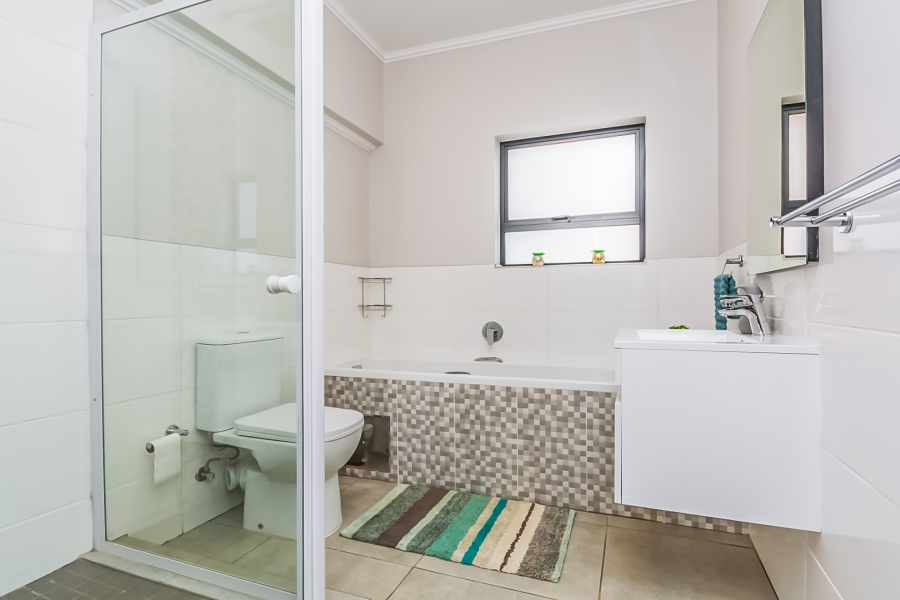 2 Bedroom Property for Sale in Glen Marais Gauteng