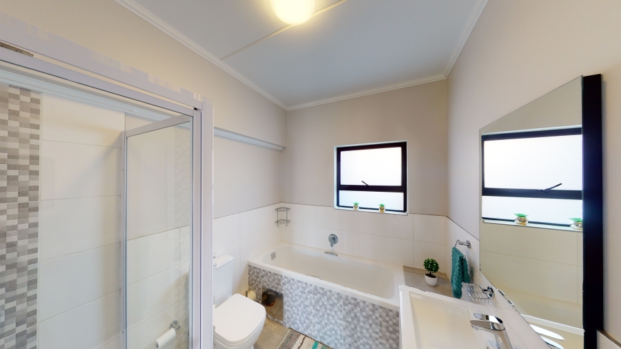 2 Bedroom Property for Sale in Glen Marais Gauteng