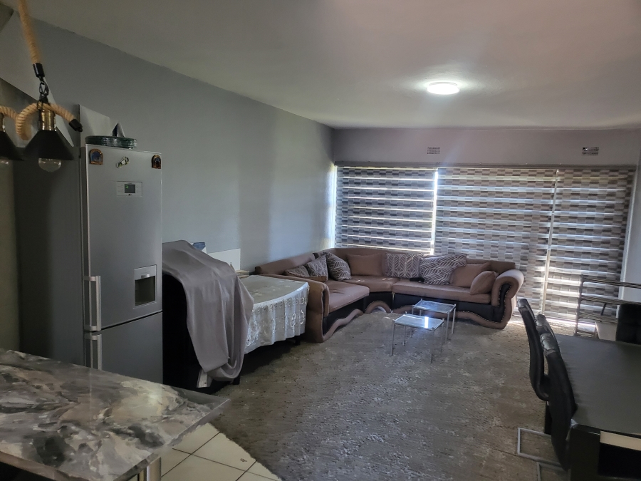 2 Bedroom Property for Sale in Crown Gardens Gauteng